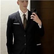 Buenas tardes,  me defino con la palabra compromiso. Puedo dar clases a alumnos de primero y de segundo de bachillerato.